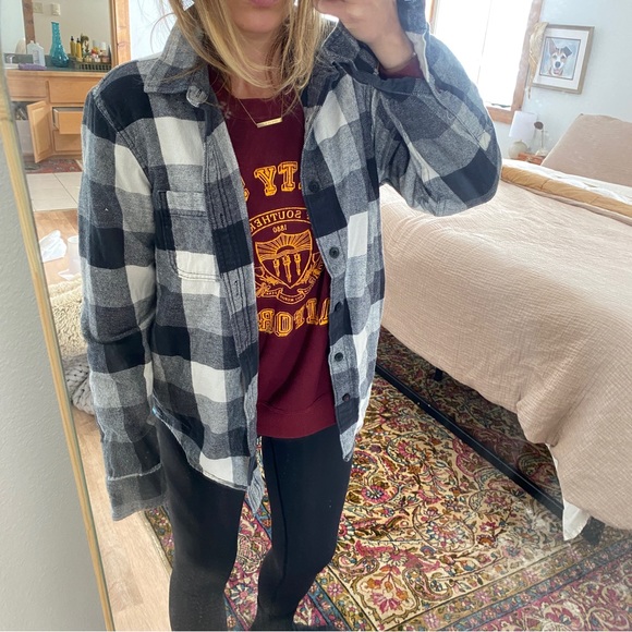 Hollister Oversized Women’s Flannel. Black and White Checkered Flannel. Small - Picture 1 of 6